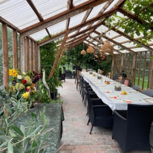 Drivhus og fællesområde ved Botilbudet Lindholm