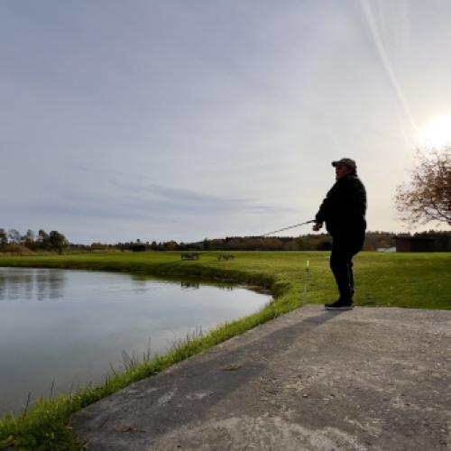 Udeområde med sø og fisketur ved Botilbudet Lindholm